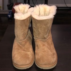 Girls bow Ugg’s
